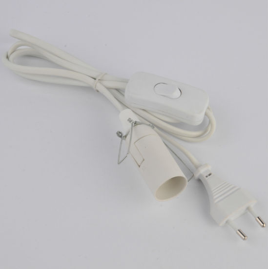 AC nap&aacute;jec&iacute; kabel s 303 sp&iacute;načem a drž&aacute;kem E14 schv&aacute;len&yacute; VDE