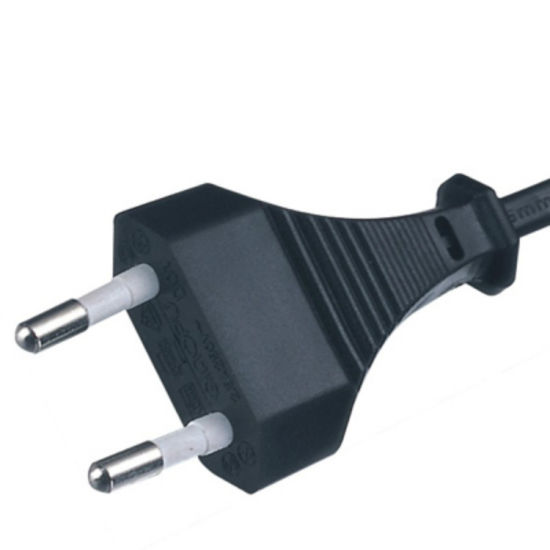 AC nap&aacute;jec&iacute; kabel s 303 sp&iacute;načem a drž&aacute;kem E14 schv&aacute;len&yacute; VDE